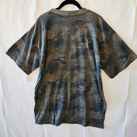Six Flags The Flash Camo Short Sleeve Tee Size Large - Picture 3 of 7